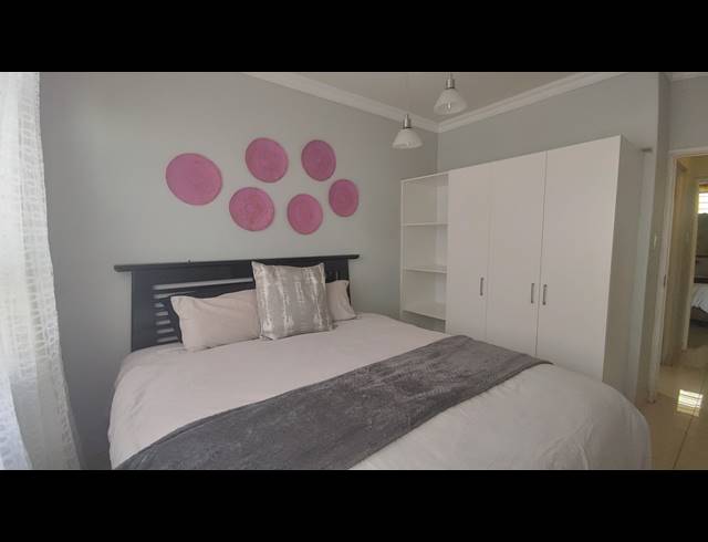 2 BEDROOM APARTMENT FOR SALE IN UMHLANGA RIDGE